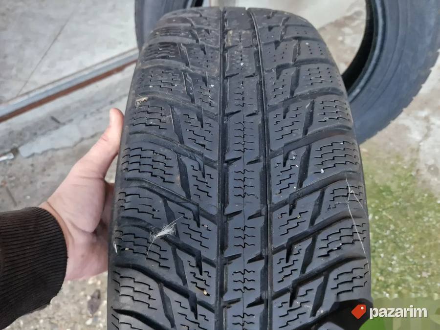 Dve odlicne zimske gume 17 ice NOKIAN 225-65/17 Dot 4514 sa 8