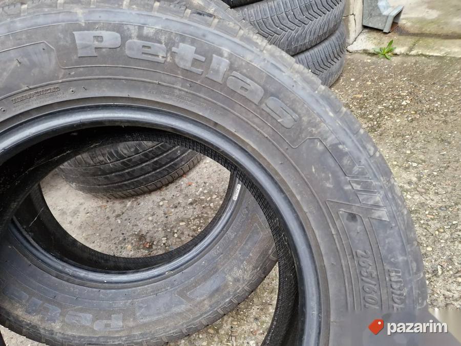 Dve dobre zimske gume 18 ke PETLAS 265-60/18 Dot 4416 sa oko 3