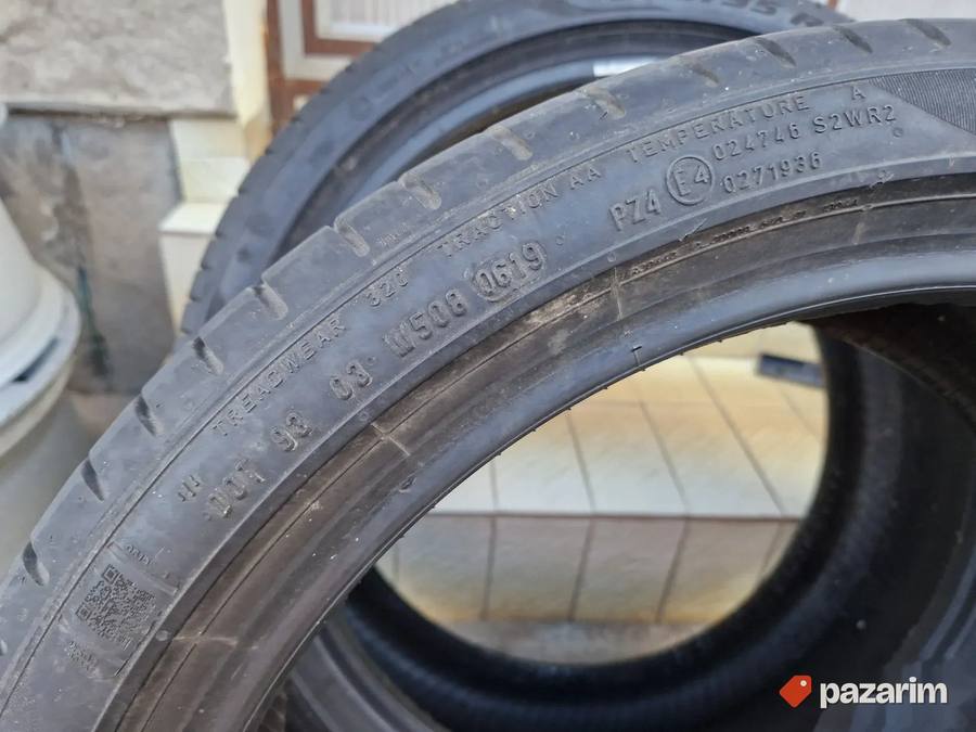 Dve odlicne letnje gume 19 ke PIRELLI 255-35/19 2