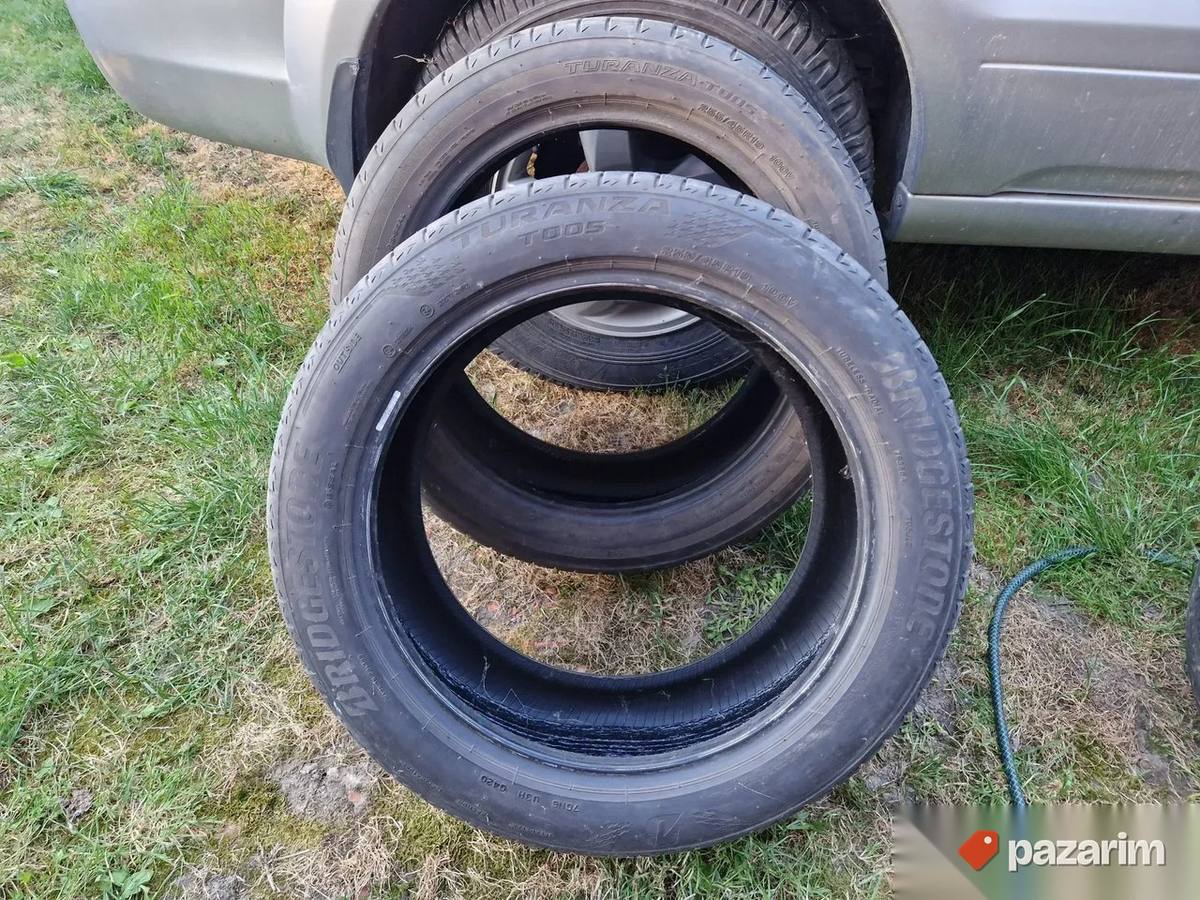 Dve odlicne letnje gume 19 ke BRIDGESTONE 255-45/19 Dot 0420 1