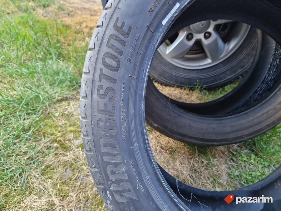 Dve odlicne letnje gume 19 ke BRIDGESTONE 255-45/19 Dot 0420 5