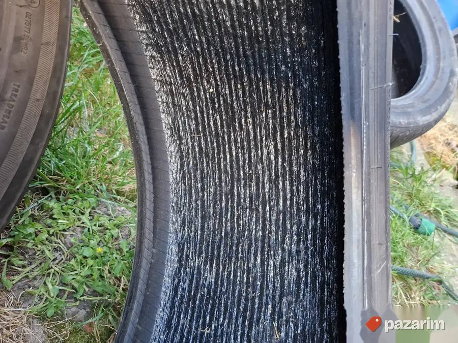 Dve odlicne letnje gume 19 ke BRIDGESTONE 255-45/19 Dot 0420 6