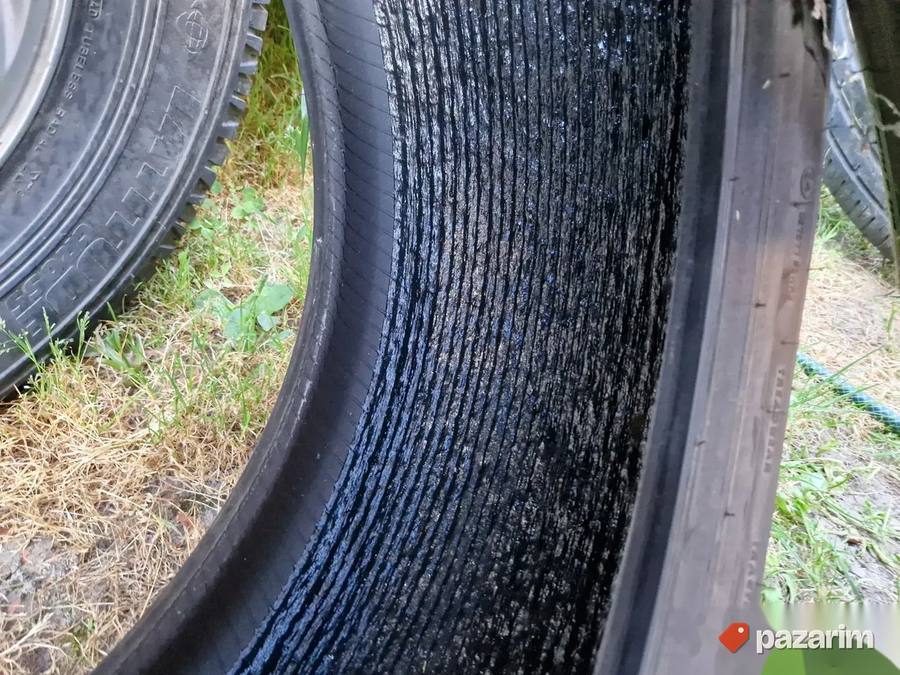 Dve odlicne letnje gume 19 ke BRIDGESTONE 255-45/19 Dot 0420 7