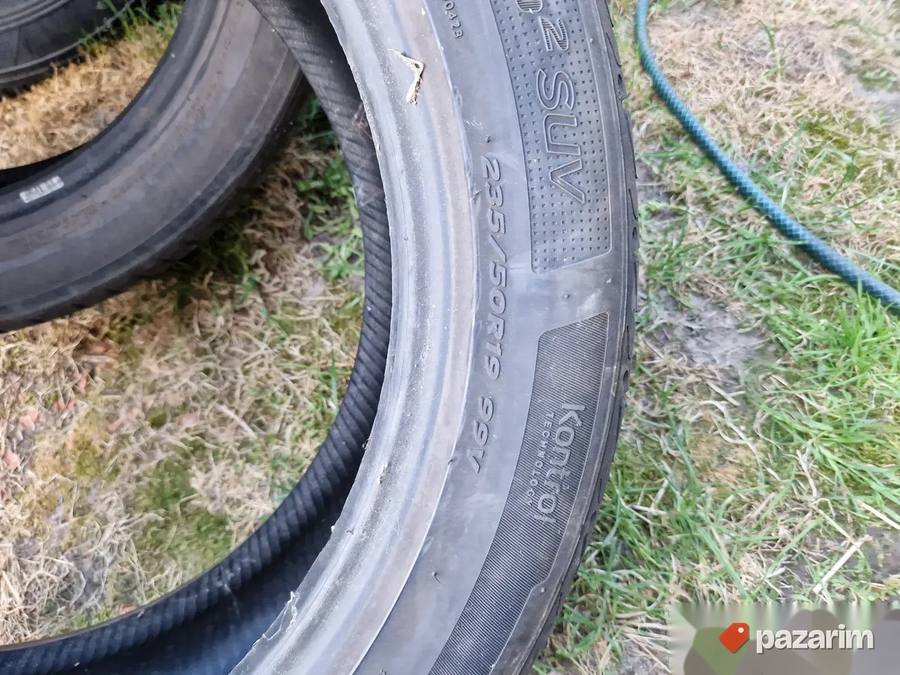 Dve odlicne letnje gume 19 ke HANKOOK 235-50/19 Dot 4817 6