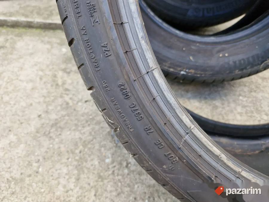 Dve odlicne letnje gume 22 ke 315-30/22 PIRELLI Dot0822 sa 5 7