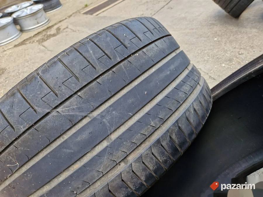 Dve odlicne letnje gume 22 ke 315-30/22 PIRELLI Dot0822 sa 5 8