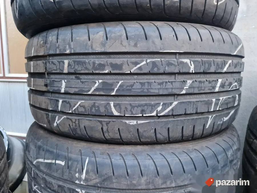 Dve dobre letnje gume 18 ke GOOD YEAR 235-45/18 Gume su 3