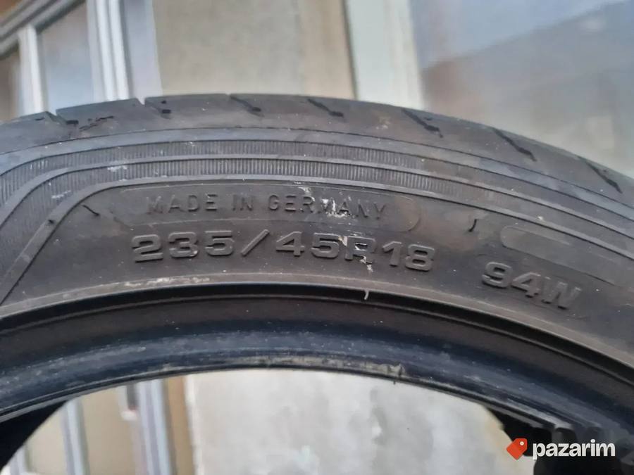 Dve dobre letnje gume 18 ke GOOD YEAR 235-45/18 Gume su 6