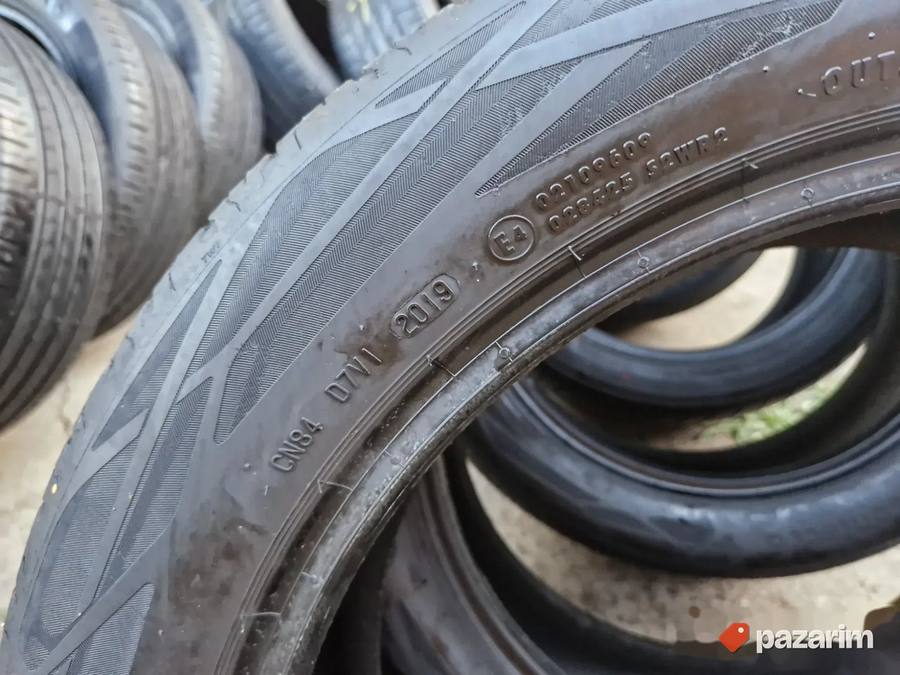 Cetiri odlične letnje gume 19 ke CONTINENTAL 235-50/19 7