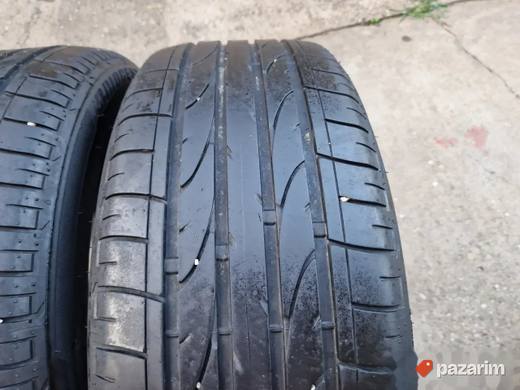 Dve odlicne letnje gume 19 ke BRIDGESTONE 235-45/19 Dot 0622
