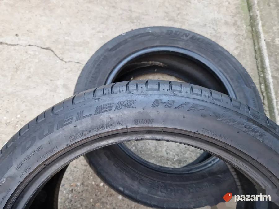 Dve odlicne letnje gume 19 ke BRIDGESTONE 235-45/19 Dot 0622 7