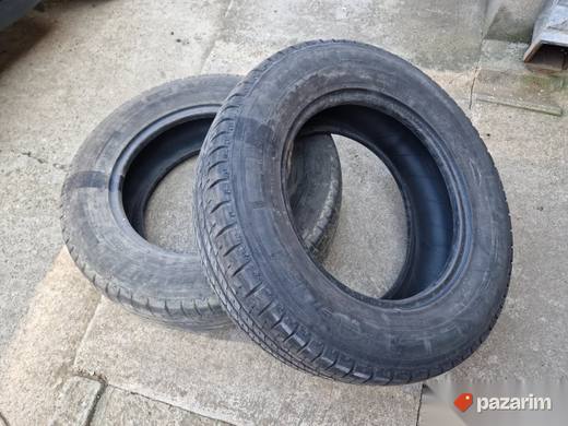 Dve dobre letnje gume 16 C Teretne MICHELIN 225-65/16C Šara
