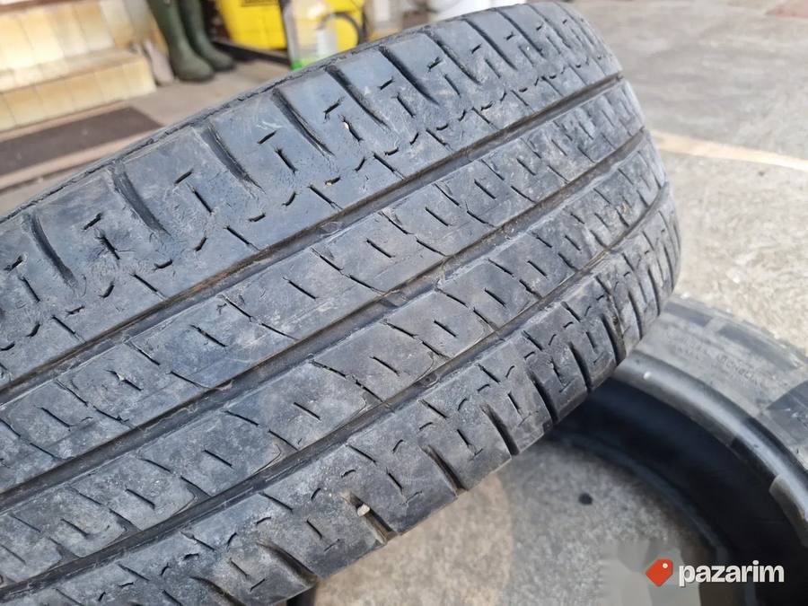 Dve dobre letnje gume 16 C Teretne MICHELIN 225-65/16C Šara 5