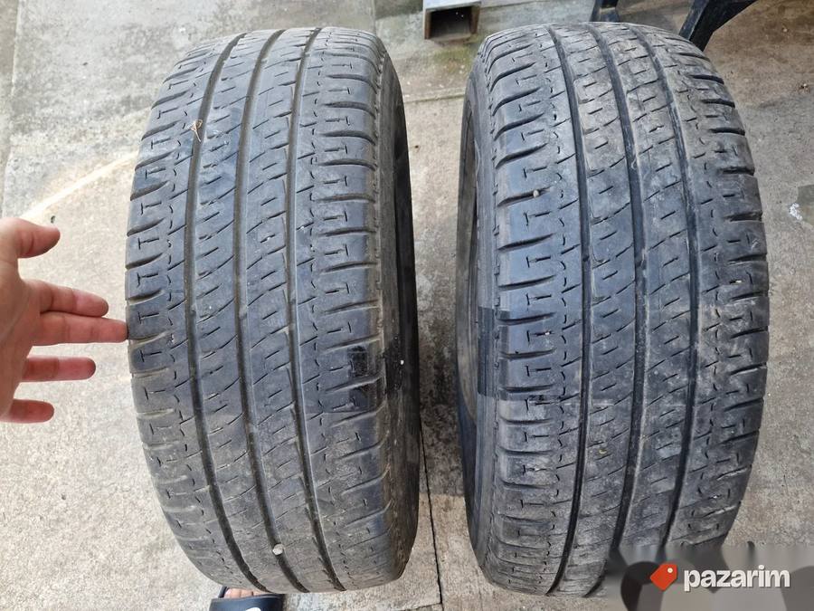 Dve dobre letnje gume 16 C Teretne MICHELIN 225-65/16C Šara 8