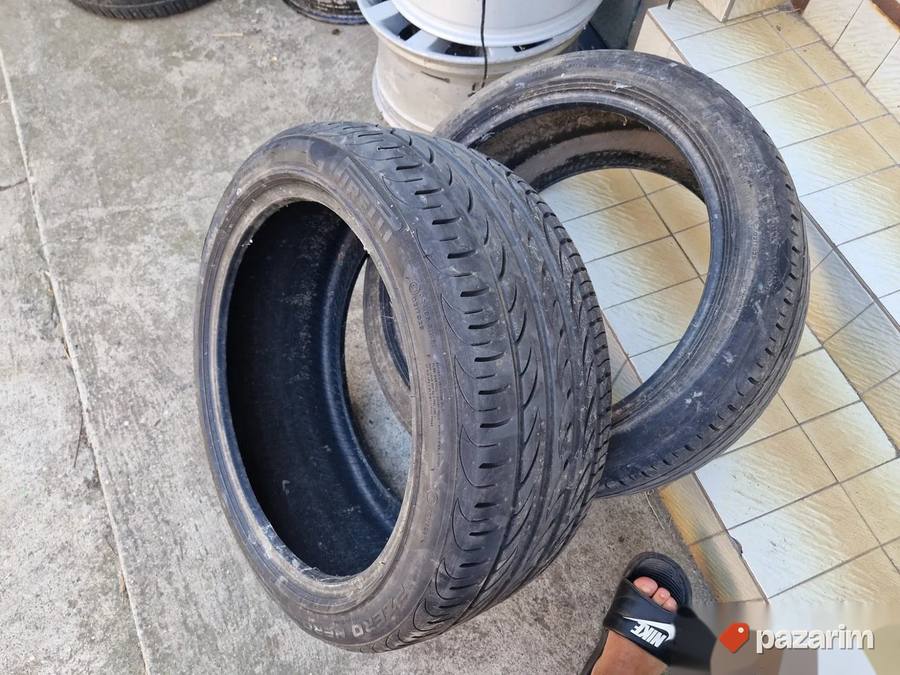 Dve odlicne letnje gume 19 ke PIRELLI 255-40/19 Dot 4514 ŠAR 2