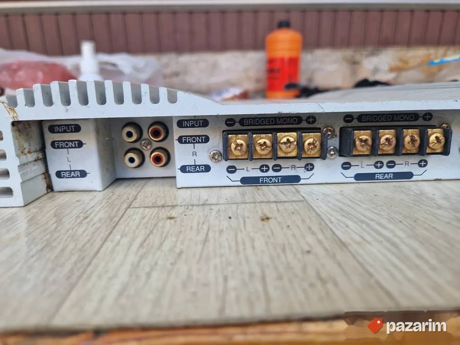 Cetvorokanalno pojacalo JVC DIGIFINE 8