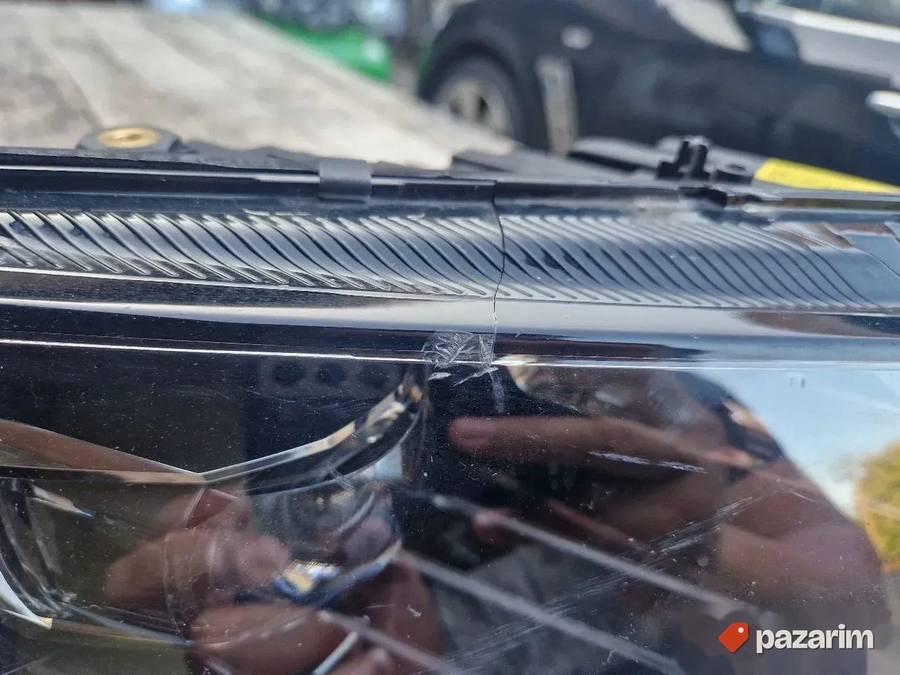 Desni Far Škoda Octavia 2023 4