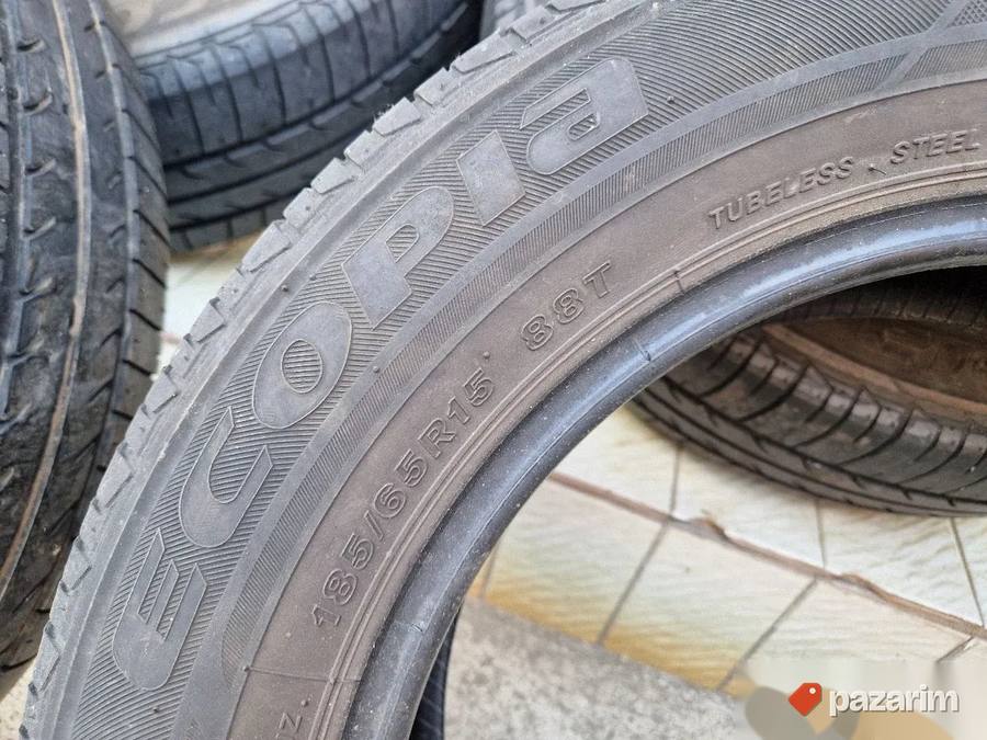 Cetiri dobre letnje gume 15 ke BRIDGESTONE 185-65/15 Dot 411 8