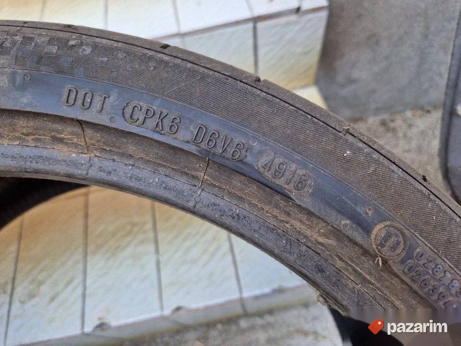 Dve dobre letnje gume 20 ice CONTINENTAL 275-30/20 Dot 4916 5