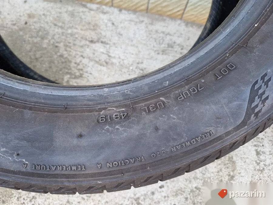 Dve dobre letnje gume 17 ke BRIDGESTONE 225-55/17 sa sarom o 4