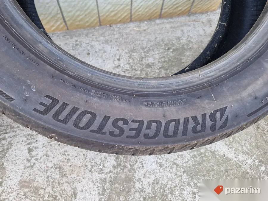 Dve dobre letnje gume 17 ke BRIDGESTONE 225-55/17 sa sarom o 5