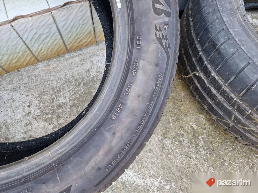 Dve dobre letnje gume 17 ke BRIDGESTONE 225-55/17 sa sarom o 6