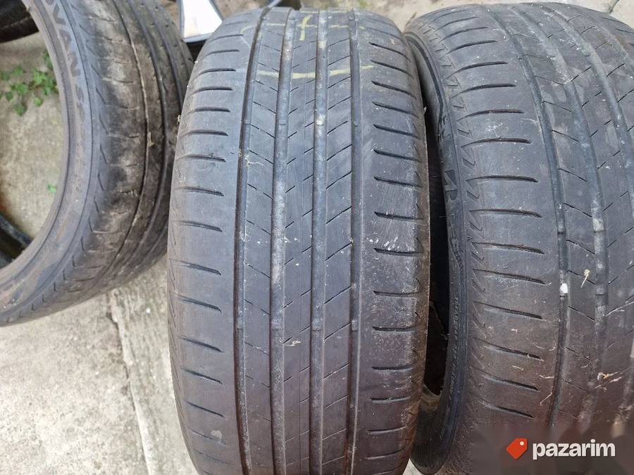 Dve dobre letnje gume 17 ke BRIDGESTONE 225-55/17 sa sarom o 8