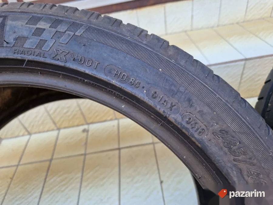 Dve dobre letnje gume 18 ice MICHELIN 245 40 18 sa 5mm šare 2