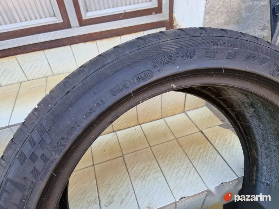Dve dobre letnje gume 18 ice MICHELIN 245 40 18 sa 5mm šare 6