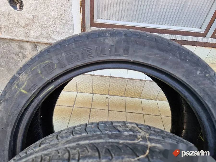 Četiri dobre letnje gume 275 40 20 PIRELLI. Sve 4 gume imaju 2