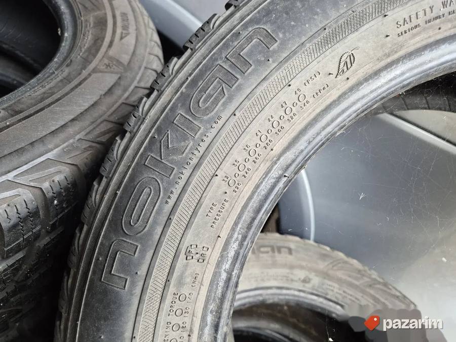 Četiri odlične zimske gume 17 ke NOKIAN 215 60 17 sa sarom o 5