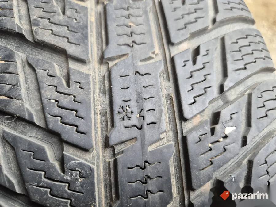 Četiri odlične zimske gume 17 ke NOKIAN 215 60 17 sa sarom o 6