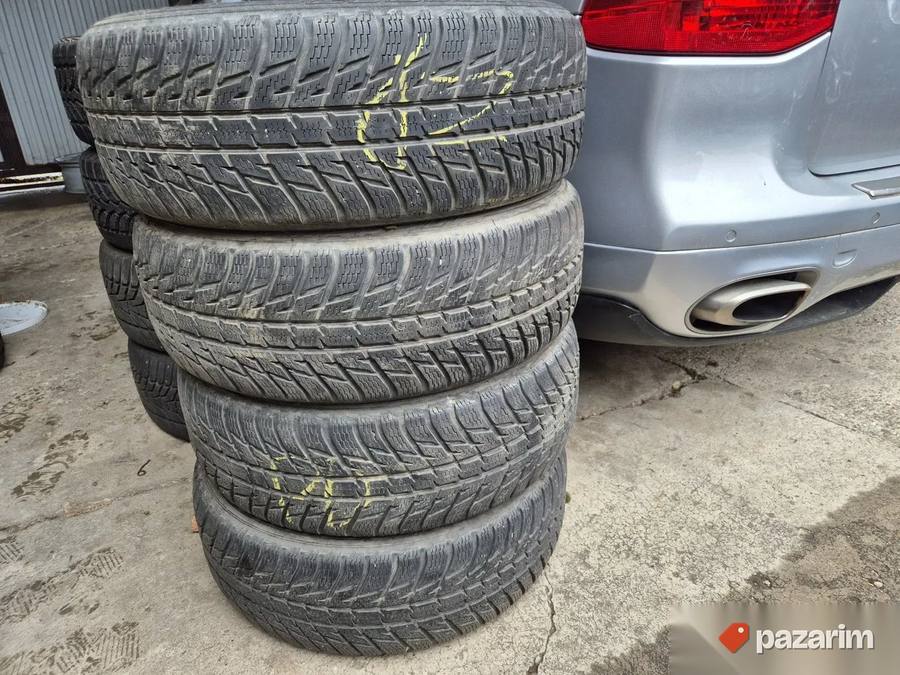 Četiri odlične zimske gume 17 ke NOKIAN 215 60 17 sa sarom o 7