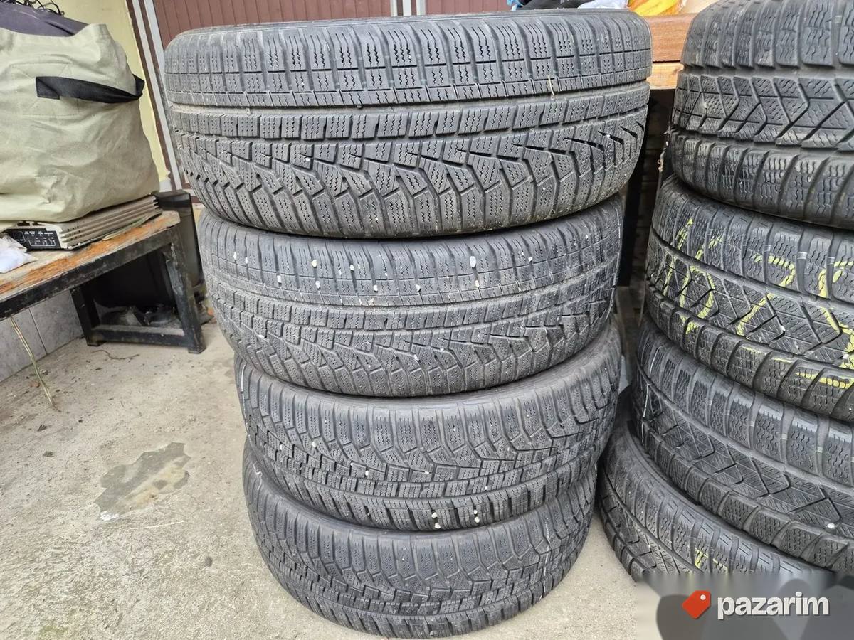 Četiri odlične zimske gume 17 ke HANKOOK 205 55 17 sa sarom 1