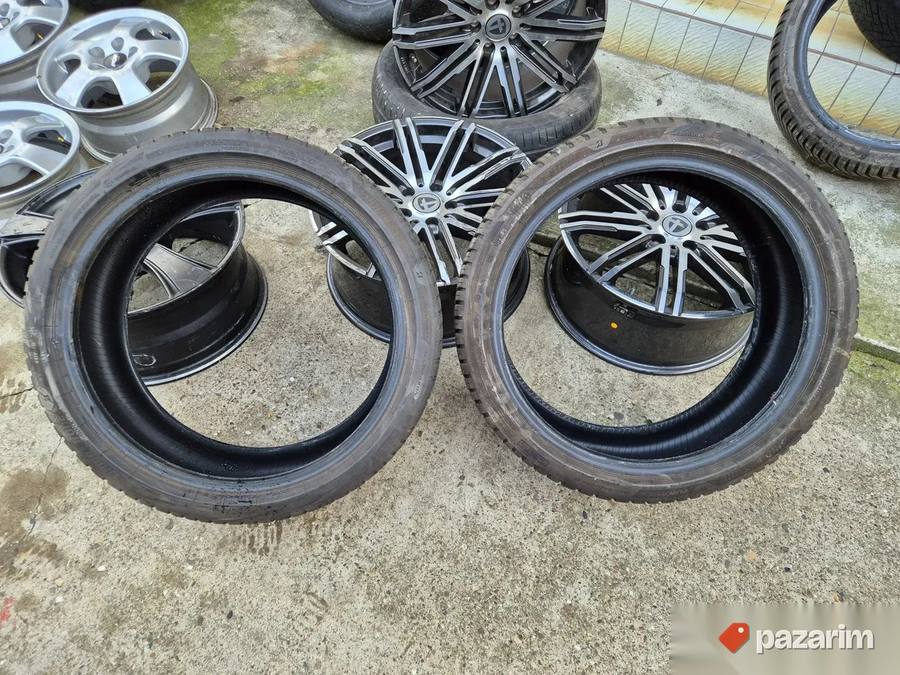 Dve odlične zimske gume 19 ke BRIDGESTONE 225 40 19 sa sarom 3
