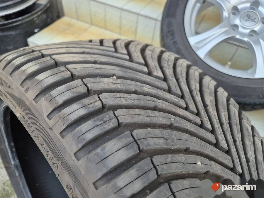 Jedna odlična zimska guma 19 ka BRIDGESTONE 255-35/19 sa sar 2