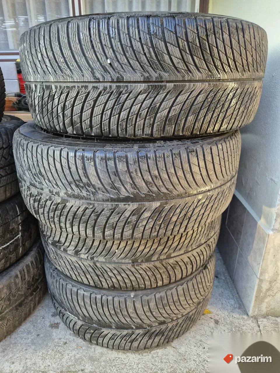 Četiri dobre zimske gume 265 45 21 MICHELIN 1