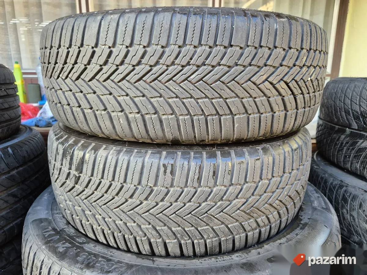 Dve dobre zimske gume 16 ke BRIDGESTONE 195 60 16 sa sarom o 1