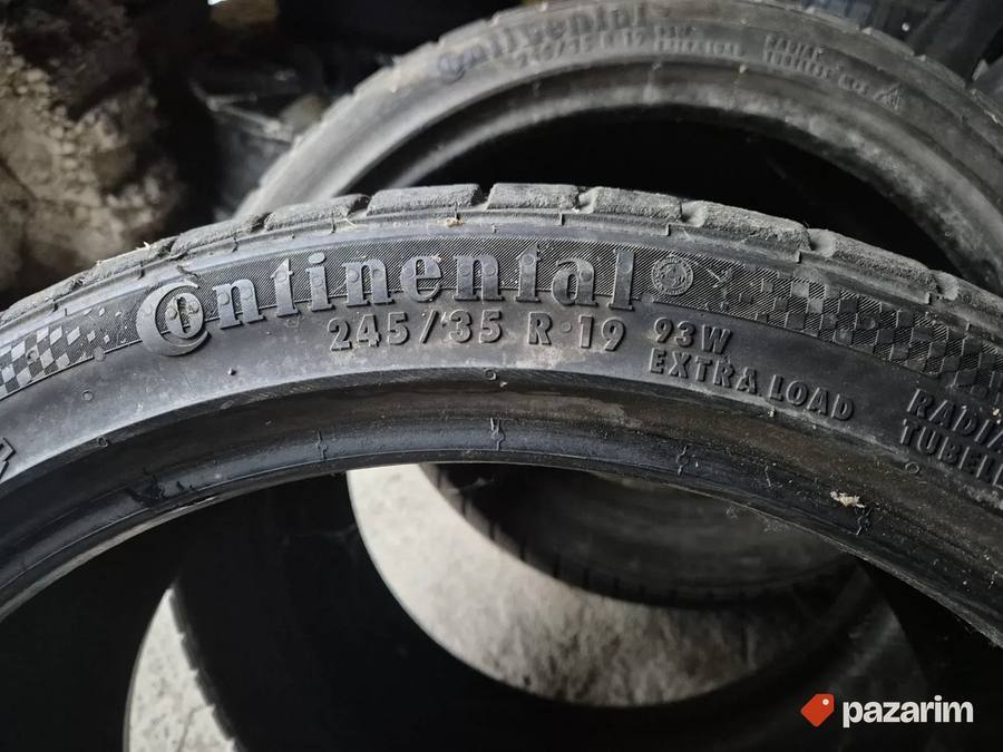 Dve onako zimske gume 19 ke CONTINENTAL 245-35/19 sa sarom 8