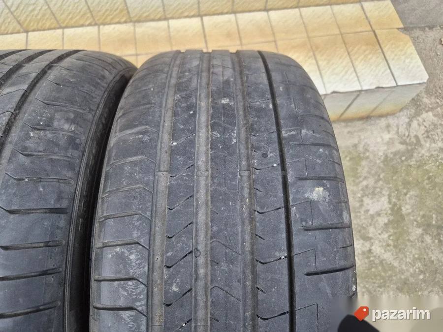Dve odlicne letnje gume 19 ke PIRELLI 235-35/19 Dot 2022 sa 3