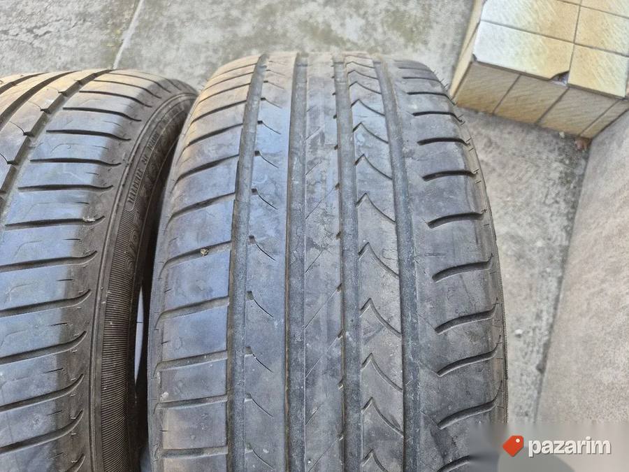 Dve odlicne letnje gume 18 ke Good Year 245-45/18 Dot 4218 s 2