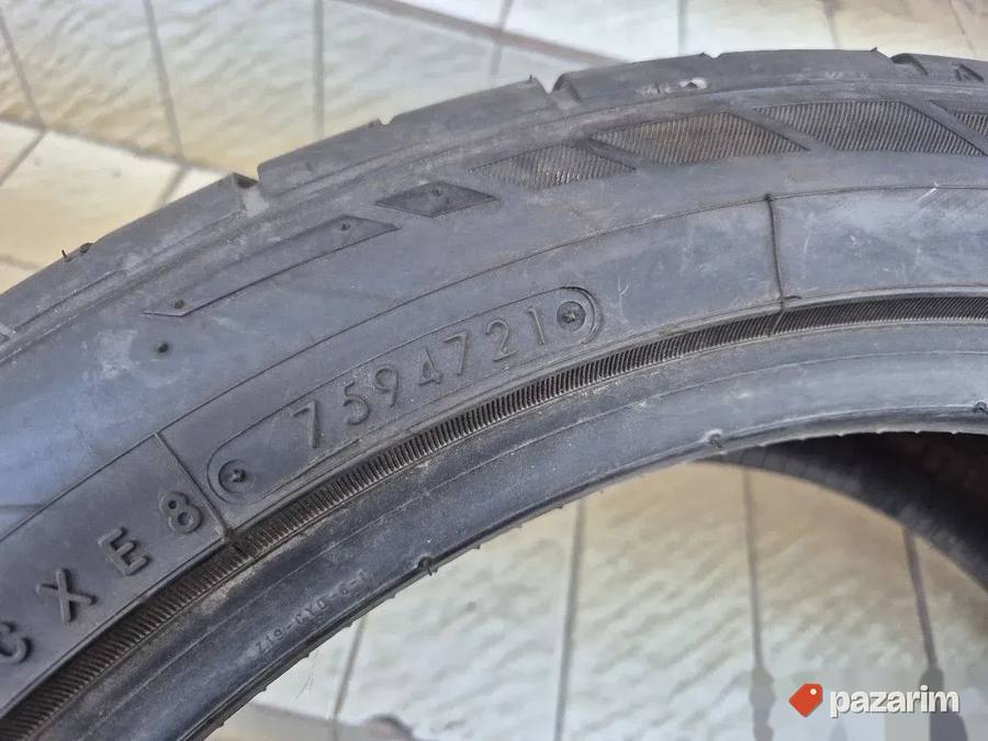Dve odlicne letnje gume 19 ke NITTO 225-45/19 Dot 4721 3