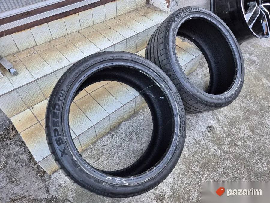 Dve odlicne letnje gume 19 ke TOURADOR 245-35/19 Dot 2124. Š 2
