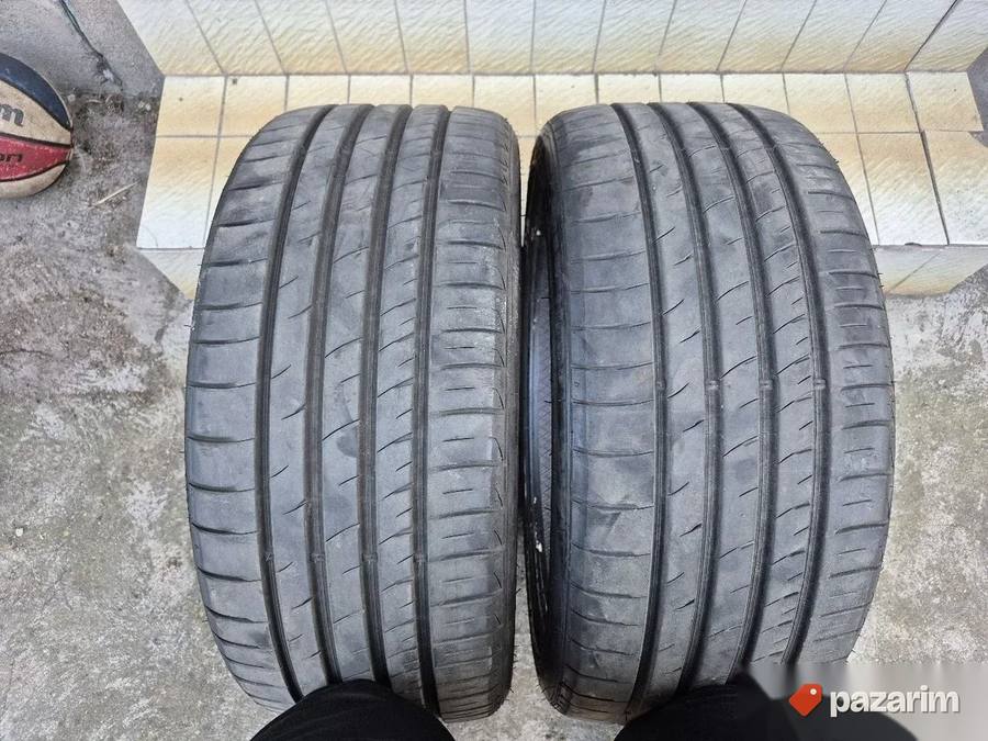 Dve odlicne letnje gume 19 ke TOURADOR 245-35/19 Dot 2124. Š 3