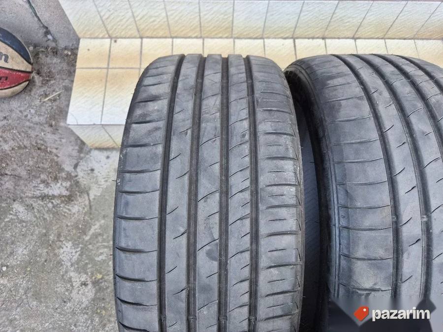 Dve odlicne letnje gume 19 ke TOURADOR 245-35/19 Dot 2124. Š 4