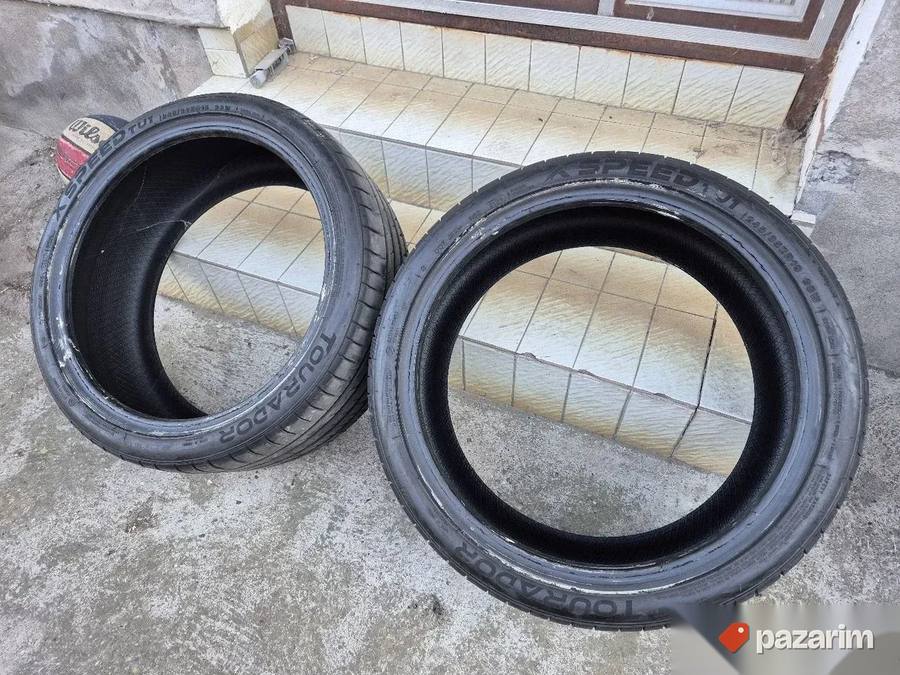Dve odlicne letnje gume 19 ke TOURADOR 245-35/19 Dot 2124. Š 6