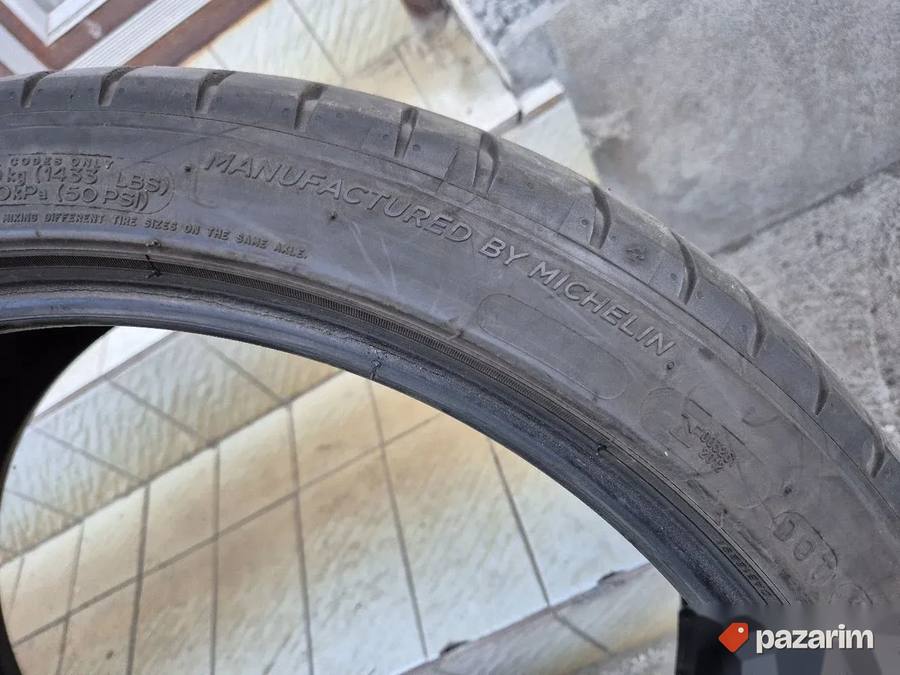 Dve odlicne letnje gume 19 ke MICHELIN 225-40/19 Dot 5022. Š 4