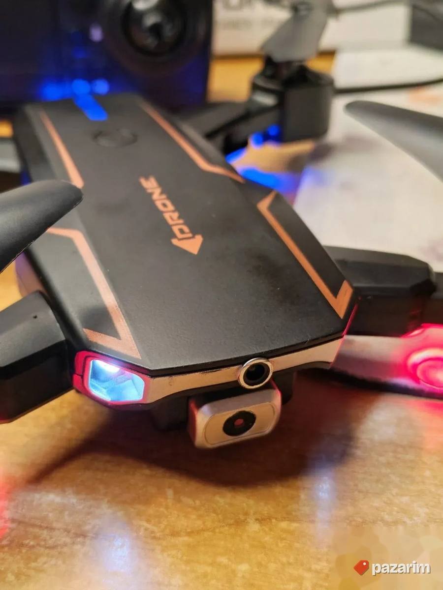 Dron 8