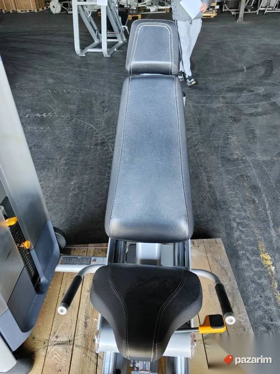 PRECOR Leg Press 3