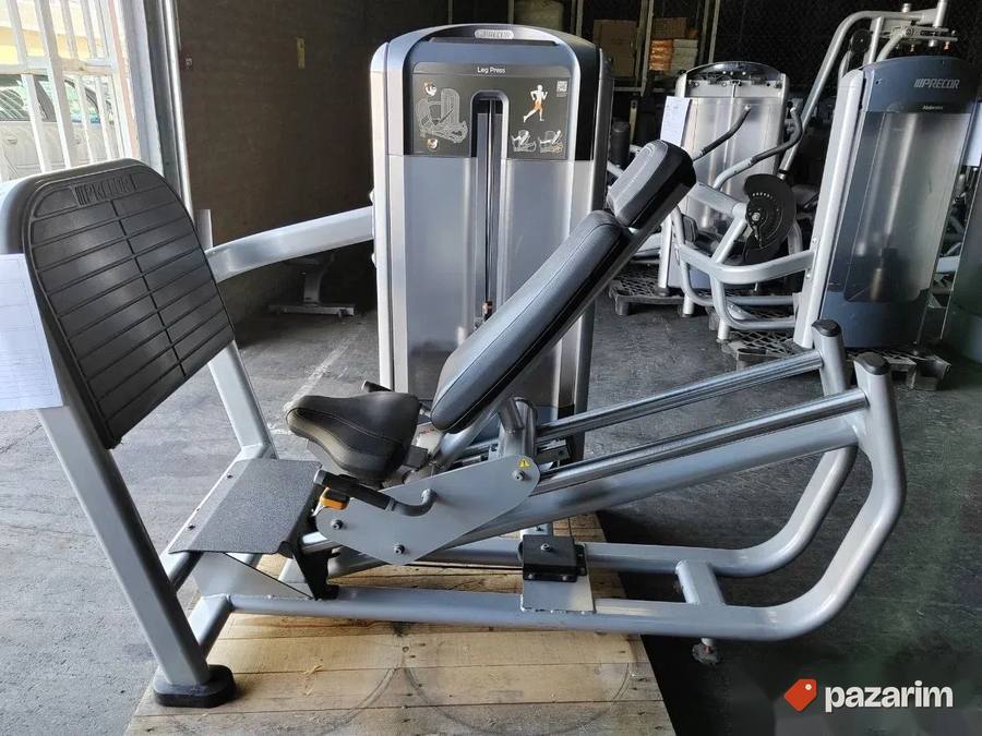 PRECOR Leg Press 6